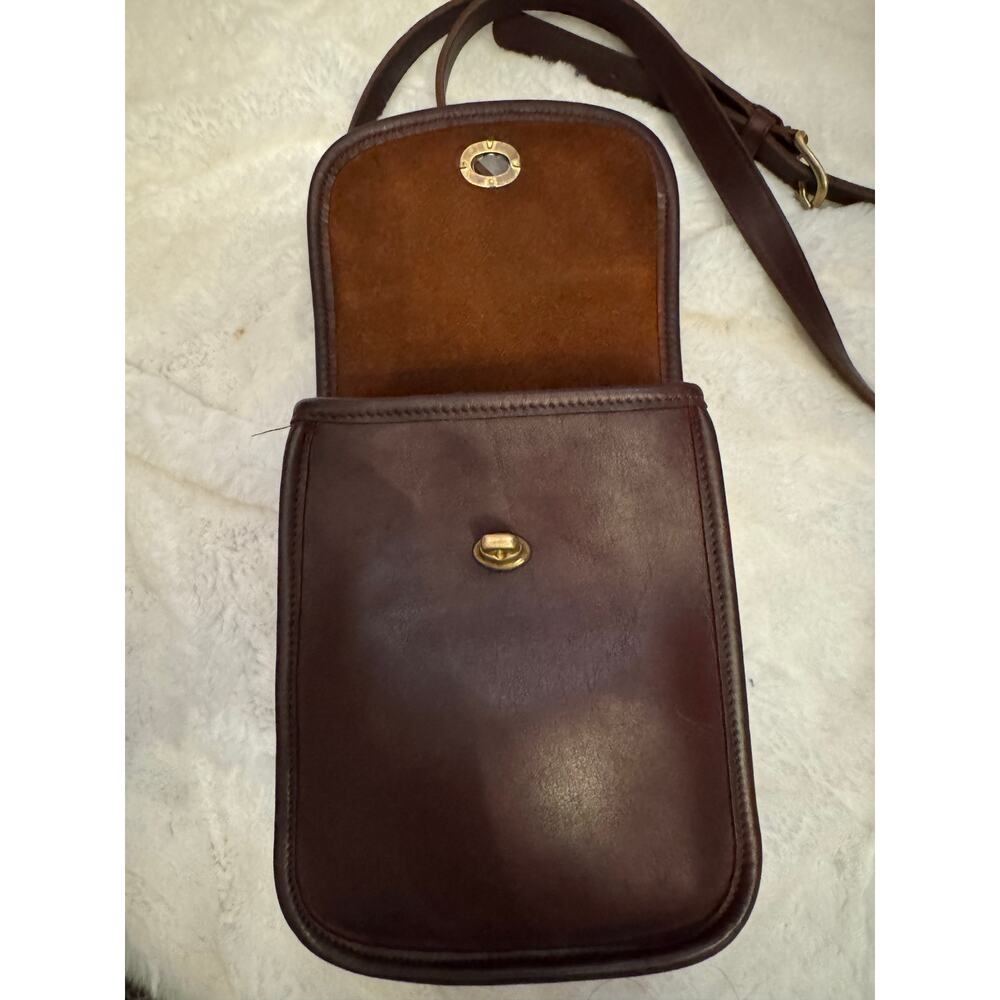 Coach Mahogany Sidepack Beautiful Condition - Picture 8 of 10